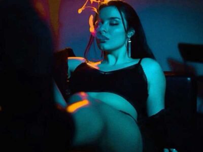 Enjoy the warmest encounter with sexy Indian girls